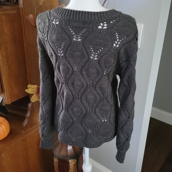 Spring Mercer Sweater - Picture 4 of 6
